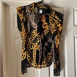 Dressy top with chain print